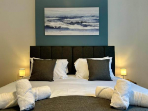 Hyde Brewery House - 2 bedroom house with parking